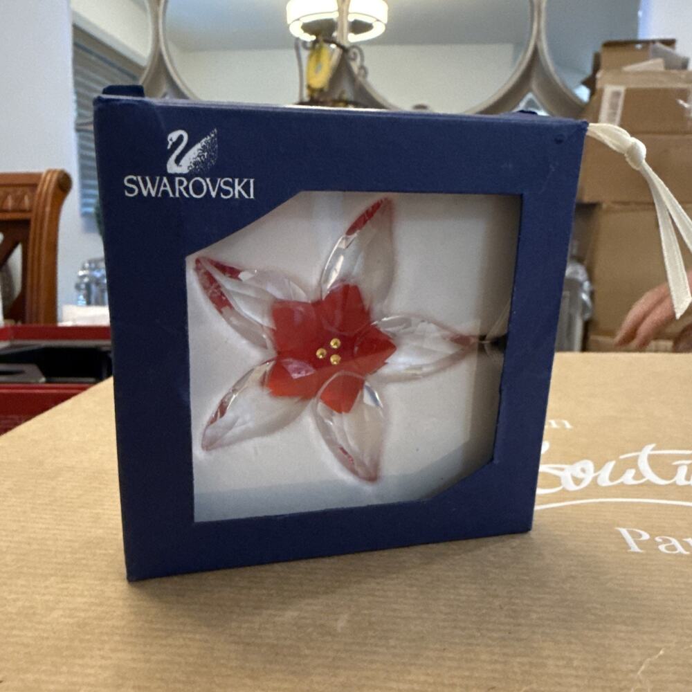 Swarovski Crystal Figurine #905212 Poinsettia Ornament New in Box